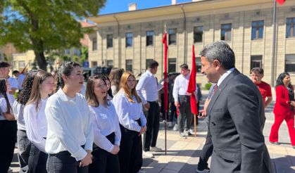 15-21 Mayıs Gençlik Haftası Çelenk Sunma Töreniyle Başladı