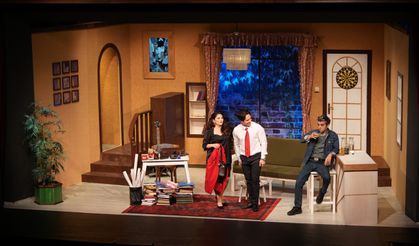 “Aşk Listesi” tiyatro sahnesinde izleyiciyle buluştu