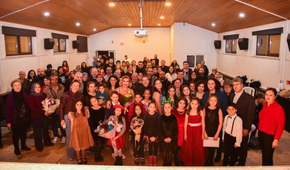 Yeni Yıl Konserinde  piyano başına geçtiler