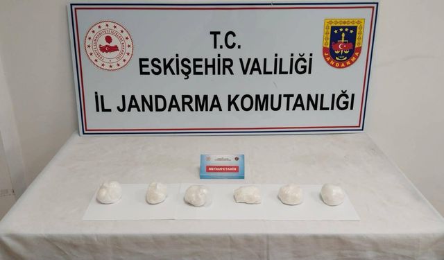 Uyuşturucu taciri jandarmadan kaçamadı