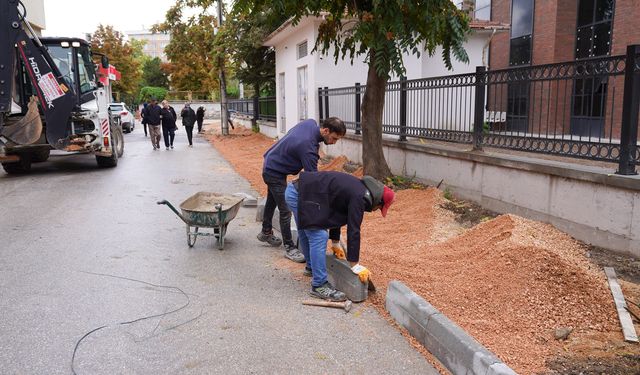 Tepebaşı'nda Üstyapı Mesaisi Sürüyor