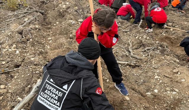 TAK ekibinden ağaçlandırma çalışması