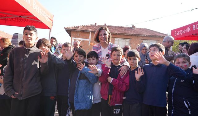 BAŞKAN ÜNLÜCE ÇOCUKLARLA ŞENLİK COŞKUSU YAŞADI