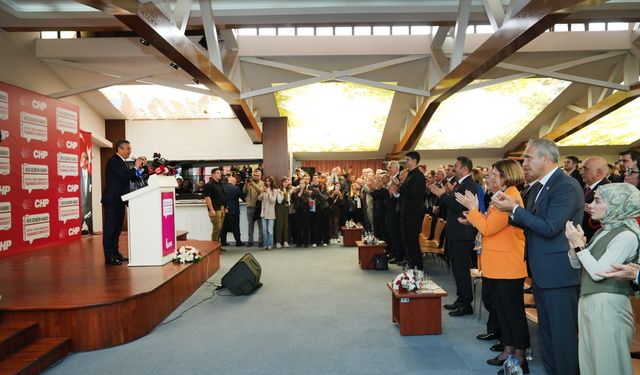 “Gençler siyasete katılmalı”