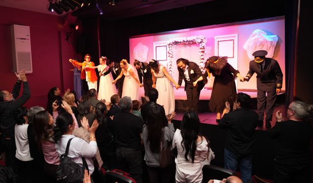 “Kendime Kıyamam” Alkışlar ve Kahkahalar Eşliğinde Sahnelendi