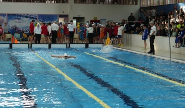 Kentpark Yüzme Havuzu Şöleni Büyük İlgi Gördü