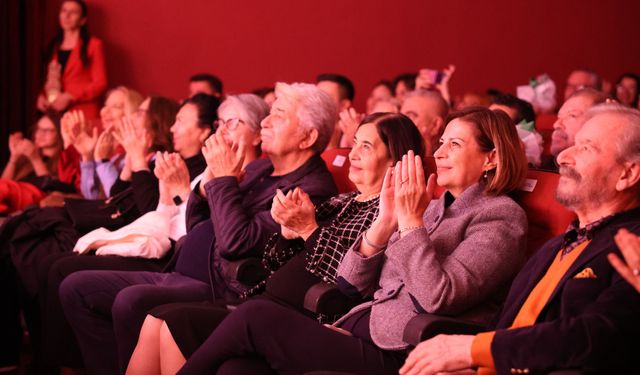 Şehir Tiyatroları’nda “Kendime Kıyamam”ın görkemli gala gecesi