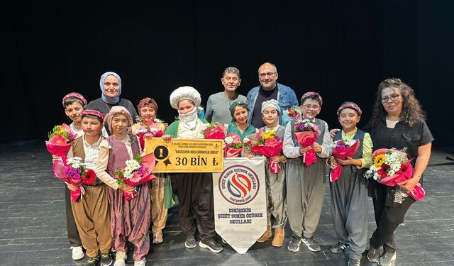 Şehit Soner Özübek Okulları'ndan birincilik sevinci