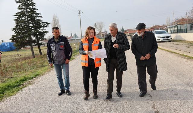 Muhtarlardan Ayşe Ünlüce’ye teşekkür: “Mahalle yolları yenilendi”