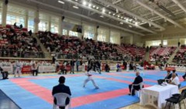 Eskişehir’de Karate Rüzgarı: 332 Sporcu Tatamiye!