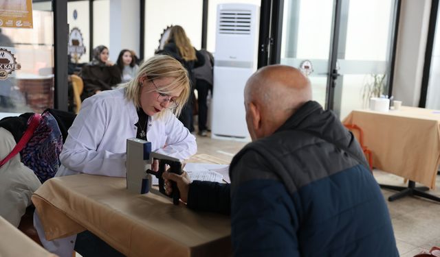 Kıdemli vatandaşlara sağlık taraması yapıldı