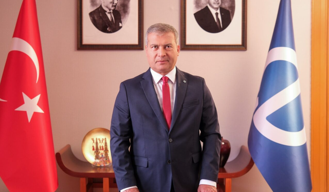 Rektör Adıgüzel Türk Dili Ailesi Günü'ne özel mesaj paylaştı