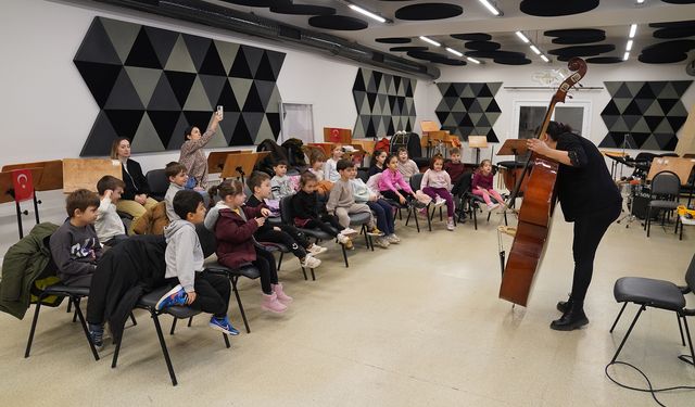 Müzik dolu gün: Anaokulu öğrencileri Çocuk Senfoni Orkestrası’nı ziyaret etti