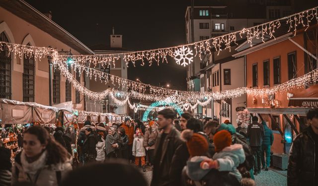 Yeni Yıl Pazarı'nın en iyi kareleri belli oldu