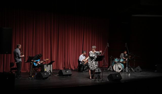 Eskişehirli Sanatseverler Sinem İslamoğlu Konserine Akın Etti