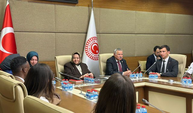 Ayşen Gürcan Uluslararası Öğrencileri TBMM’de Ağırladı