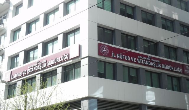 Eskişehir’de Sınav Günü Mesaisi: İlçe Nüfus Müdürlükleri Öğrenciler İçin Açıldı