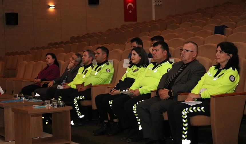 Eskişehir’de Fahri Trafik Müfettişleri Bilgilendirme Toplantısında Buluştu