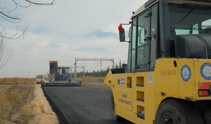 Eskişehir’de Hatboyu-3 Caddesi Trafiğe Kapılmadan Yenileniyor