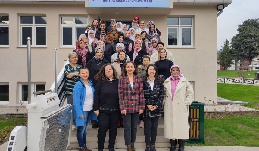 Kent genelinde kadınlara yönelik seminer ve bilgilendirme etkinlikleri yapıldı