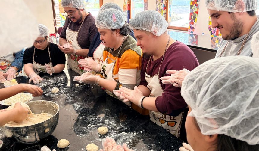 Engelsiz merkezde Mutfak Atölyesi ile hem lezzet hem dayanışma
