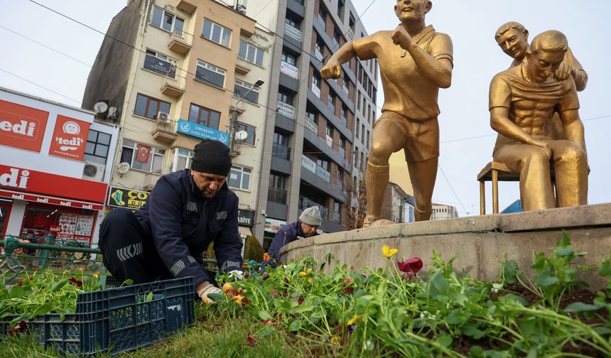 Eskişehir Büyükşehir Belediyesi binlerce çiçekle şehri süsleyecek