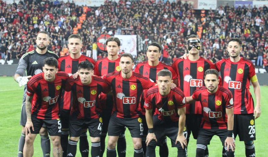 Eskişehirspor, Karşıyaka Öncesi Moralli ve Hazır!