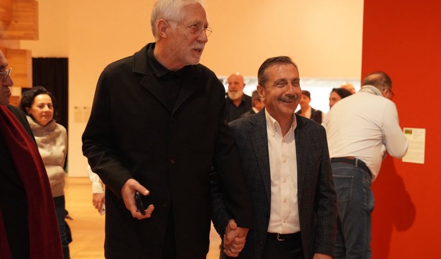 Ahmet Ataç, OMM’un yeni sergisi “Ferahfeza”yı ziyaret etti