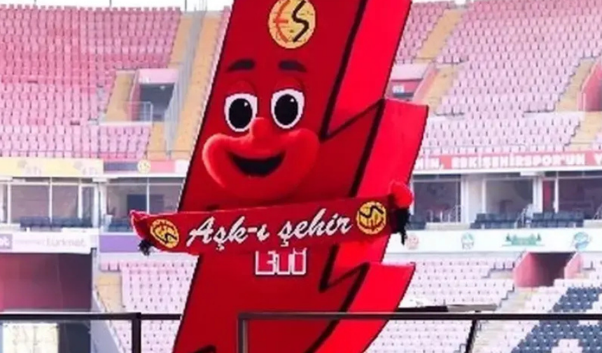 Tribünlerin Yeni Yıldızı Şimşek Oldu!