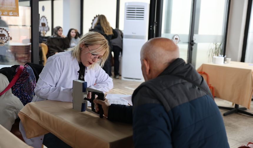 Kıdemli vatandaşlara sağlık taraması yapıldı