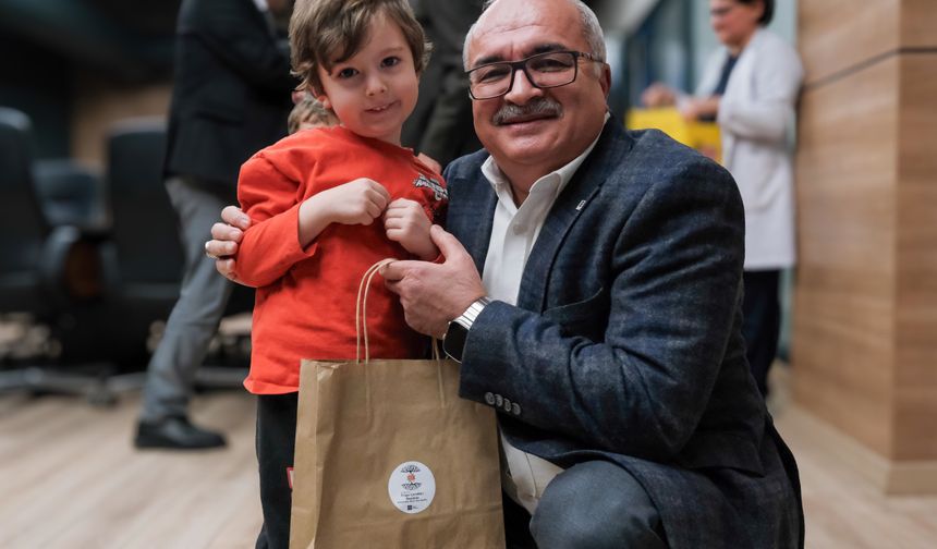 OSB’de yeni yıl coşkusu: Frigya Çocukları Anaokulu’ndan anlamlı ziyaret