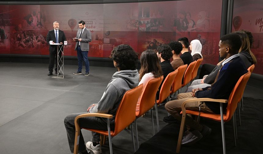 Türk Dili ve Kültürü Programı’nın açılış dersine Rektör Adıgüzel imzası