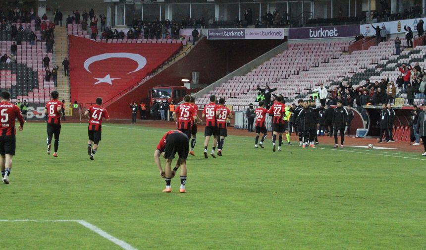 Siyah-kırmızılıların 6 maçlık takvimi açıklandı