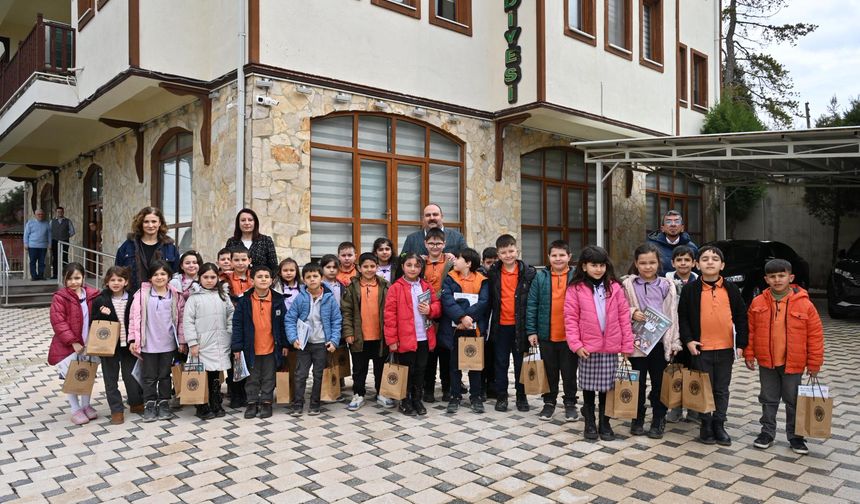 Öğrenciler İnönü Belediyesi'ni ziyaret etti