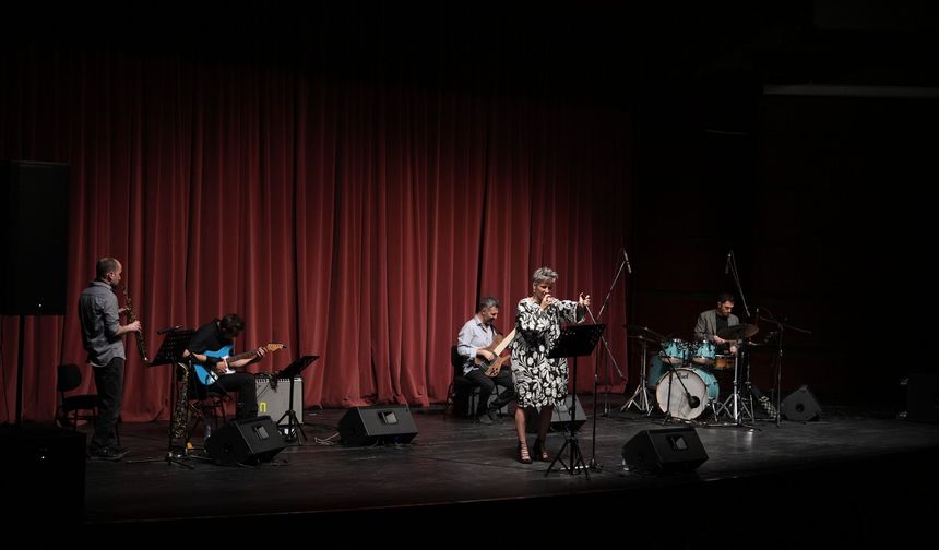 Eskişehirli Sanatseverler Sinem İslamoğlu Konserine Akın Etti