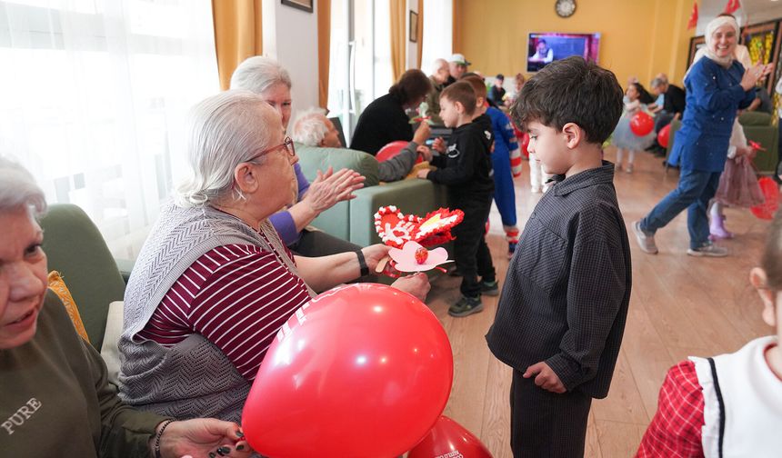Metin Özsöğüt Yaşam Merkezinde 23 Nisan coşkusunu yaşadılar