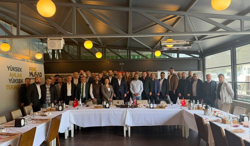 Gürhan Albayrak, MÜSİAD Eskişehir Üyeleriyle Bir Araya Geldi