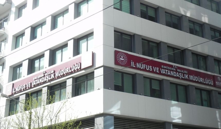 Eskişehir’de Sınav Günü Mesaisi: İlçe Nüfus Müdürlükleri Öğrenciler İçin Açıldı