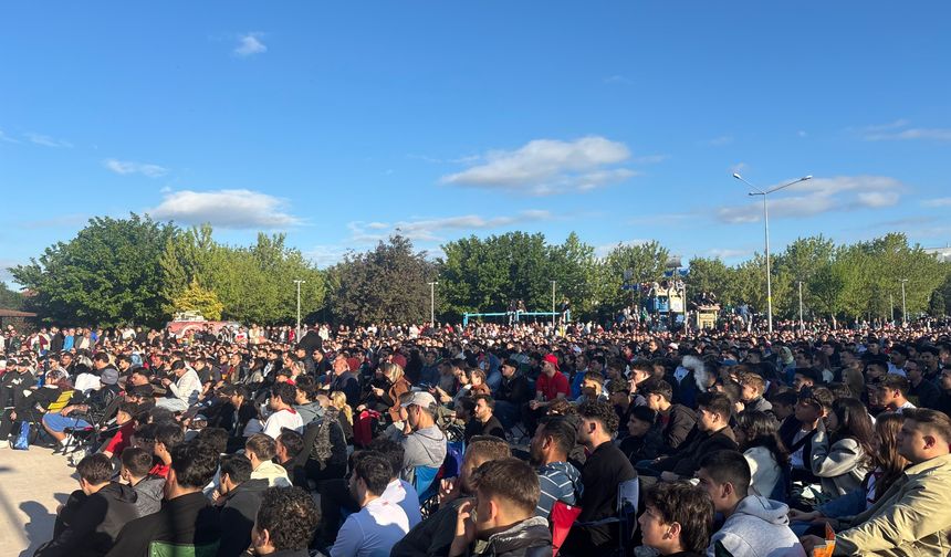 Eskişehir tek yürek : Dede Korkut parkında milli takım için tarihi sabah!