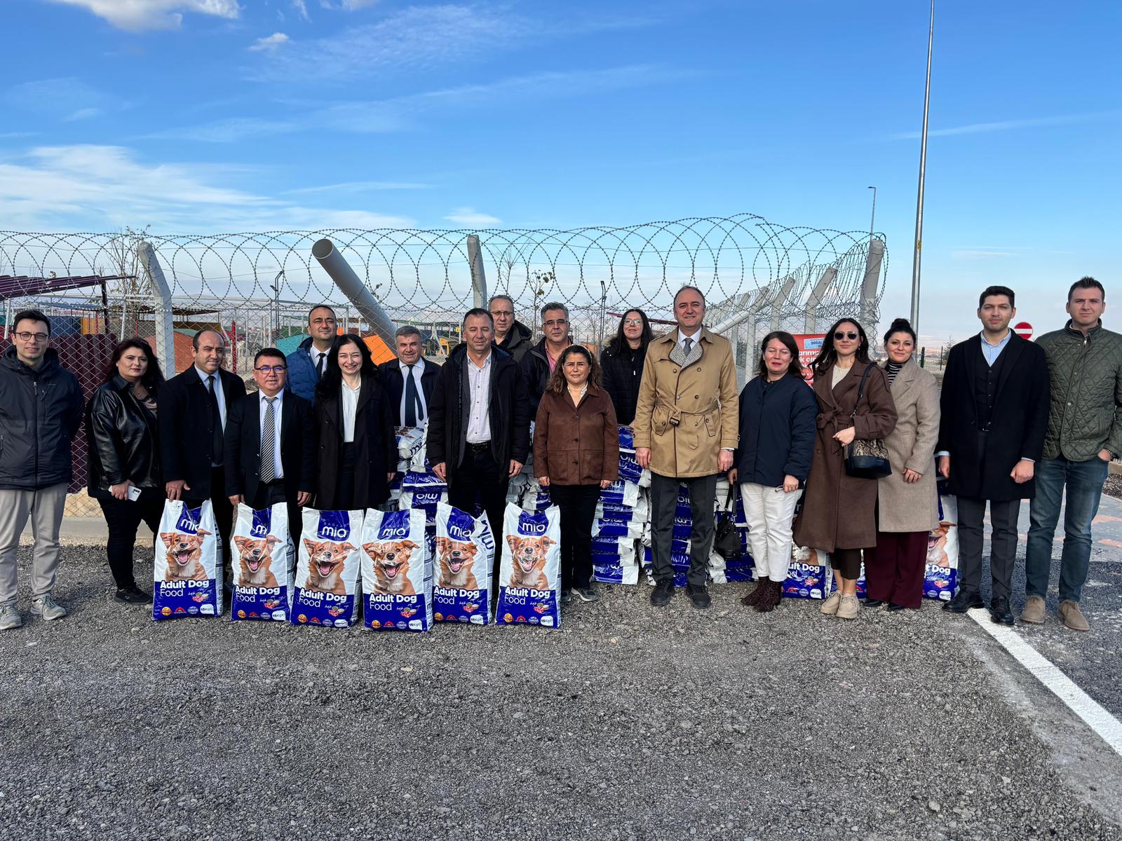 Büyükşehi̇r Beledi̇yesi̇nden Can Dostlara Örnek Dayanişma (2)