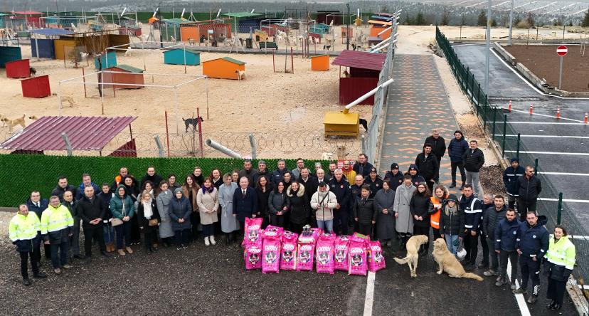 Büyükşehi̇r Beledi̇yesi̇nden Can Dostlara Örnek Dayanişma (7)